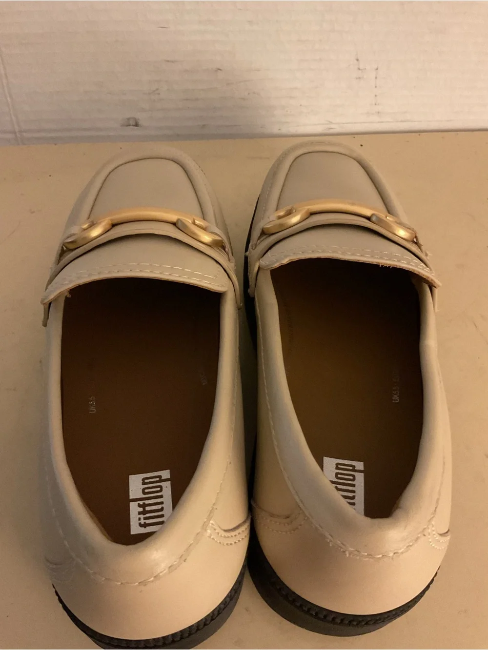 Fitflop Women's beige leather platform F-Luma Loafers with Gold Accent US 7.5